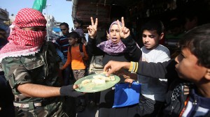 2013_YnetNews_Palestinians_Celebrate