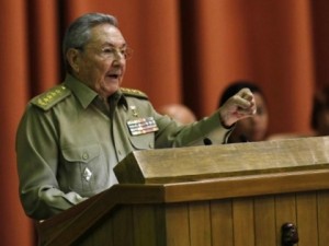2013_Breitbart_raul-castro-AP