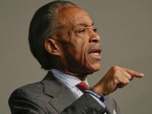 2011_Breitbart_al-sharpton-pointing-AP-420x315