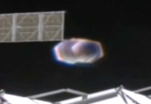 2011_UFOSightings_space_station_ufo