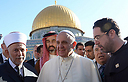 2011_Ynetnews_Pope_Palestine