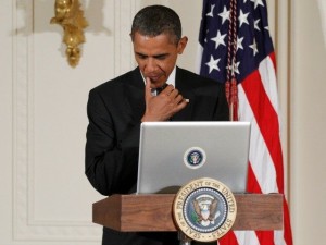2011_Breitbart_obama-computer-problem-AP-640x480