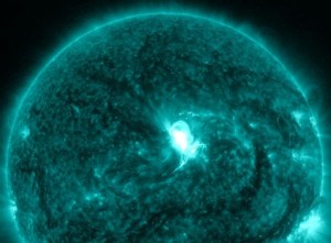 2011_SW_M6.5_stripCME