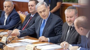 2011_Koenig_Bibi_deal