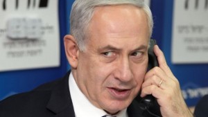 2011_Koenig_Bibi_phone