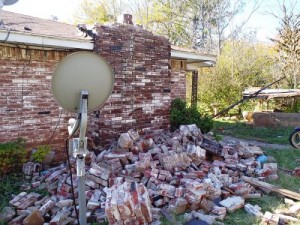 2011_Oklahoma_earthquakes_damage-500x375