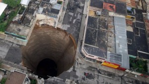 2016_Skywatchtv_X_Sinkhole