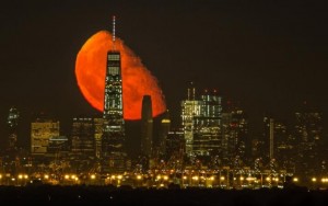 2016_Drudge_NYC_bloodmoon