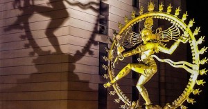 2016_a_skywatchtv_cern-statue