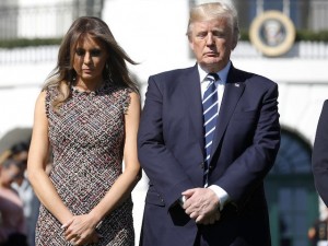 2016_breitbart_trump_prayer