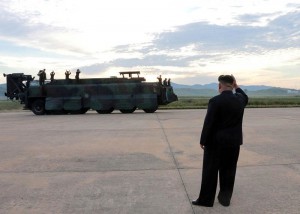 2016_trunews-kim-jong-un-hwasong-12-launcher