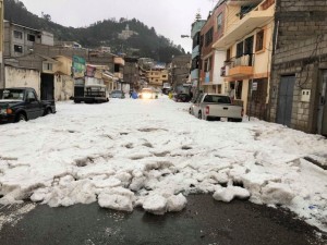 2016_deyo_ecuador_hailstorm-biblian-ecuador-2-696x522