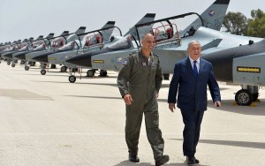 2016_koenig_bibi-warplanes