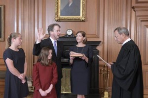 2016_qalert_hal_chief-justice-kavanaugh-sworn