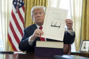 2016_Drudge_Trump_Wall