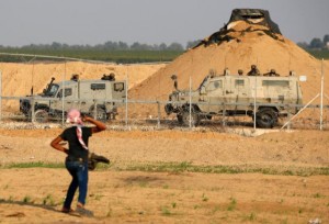 2016_Yahoo_News_Gaza_Barriers