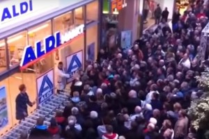 2016_Hal_UK_PanicBuying-Food-UK