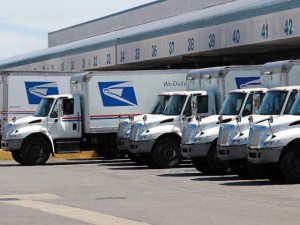 2016_Breitbart_USPS-trucks-640x480