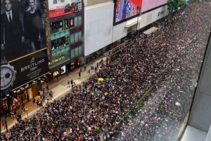 2016_Hal_HK-Erupts-Against-Beijing