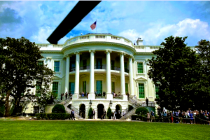 2016_Hal_WhiteHouseStaff-WatchesDeparture