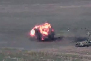 2016_Hal_AjerbaijjanTankDestroyedByArmenia