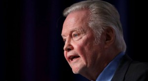 2016_Qalert_Jon-Voight-Trump-2020
