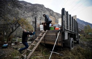 2016_Yahoo_News_Armenia_Leaves_Homes