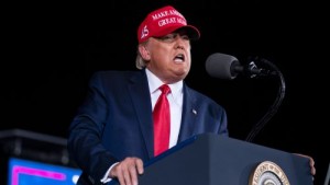 2016_Yahoo_News_Trump_Bias&Government