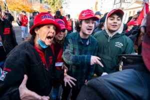 2016_Yahoo_News_Trump_Supporters_dix_FOX