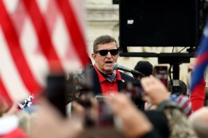 2016_Yahoo_News_Michael_Flynn1_rally