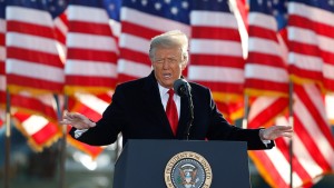 2016_Fox_News_Trump_shake-up