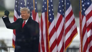 2016_Yahoo_News_Trump_White-House