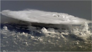 2016_SS_Pacific_gigantic-anvil-cloud