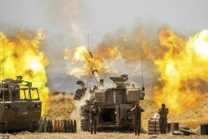 2016_DailyMail_Israel_artillery-3
