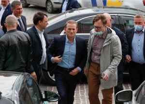 2016_Yahoo_News_Ukraine_Zelenskiy_Arrest_Med