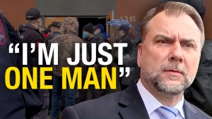 2016_Yahoo_News_Pasdtor_Artur_P