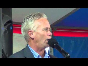 2016_Yahoo_News_Timothy_Dixon-2