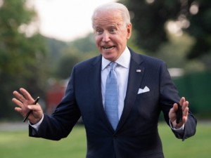 2016_Breitbart_Joe-Biden-gestures-wide-arms-getty-640x480