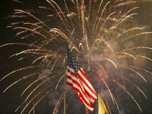 star-spangled-banner-american-flag-fireworks-filephoto-ap-640x480