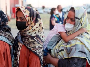 2016_Breitbart_Afghan-Women-Refugees-640x480