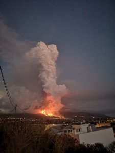 2016_Hal_Turner_LaPalma_Eruption_Grows