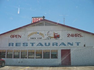 2016_Phantoms&Monsters_Alien_Encounter_Restaurant