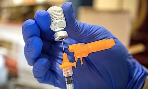 2016_WND_NEWS_vaccines-covid-coronavirus-shots-gloves