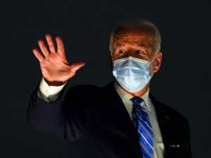 2016_Breitbart_joe-biden-mask-october-5-2020-wave-ap-photo-640x480